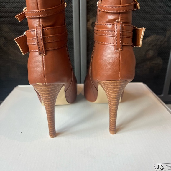 Colin Stuart Ankle Boots - Picture 3 of 5